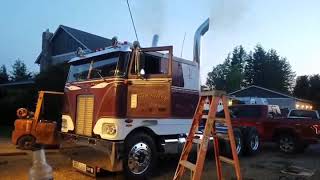 16v71 2 stroke Detroit diesel powered 352 Peterbilt cabover cold start [upl. by Cormier]