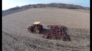 Versatile 310 Tractor pulling a Versatile Viking VT Tool in Iowa [upl. by Anglo232]