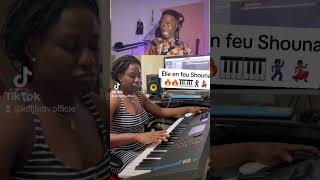 Elle est chaude hein🔥🔥🎹🎹💃🏾🕺🏾musicreactions kompas funny [upl. by Vogeley711]