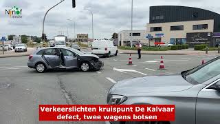 Verkeerslichten kruispunt De Kalvaar defect twee wagens botsen [upl. by Noivaz355]