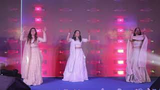 Lar Gaiyaan l Dobara Phir l ARY Films l Sangeet Dance Performance l Sisters Dance l Must Watch [upl. by Meadows]