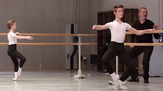 Danse classique  barre  garçons 1213 ans  ballet boys 1 [upl. by Nairad]