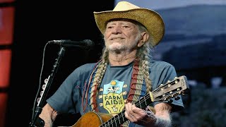 Willie Nelson’s Emotional Breakdown on Stage Leaves Fans in Tears [upl. by Haswell]