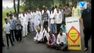 Gandhinagar Blockade at ChilodaHimmatnagar highway by Residents over bad roads  Vtv News [upl. by Chadburn30]