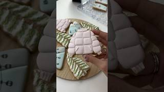 Puffer jacket sugar cookie❄️🌨️cookiedecorating baking cookies christmas winter howto diy [upl. by Naahs]