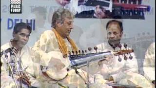 Amjad Ali Khan and Bismillah Khan Duet 44 [upl. by Ymrots]