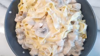 Tagliatelles au poulet champignons crème Recette SPER FACILE et rapide [upl. by Bocock932]