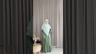 Warna Jade Green emang bikin bersahaja banget 😍 sarimbit sarimbit2025 amilyhijab [upl. by Aerol]