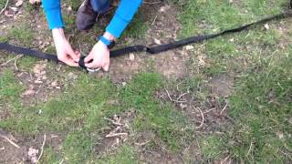 Installer et tendre une slackline  Poser une sangle [upl. by Adnerol]