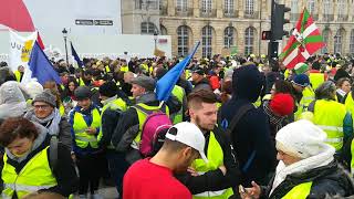 Gilets jaunes à Bordeaux  lacte IX débute place de la Bourse [upl. by Bill]