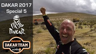 Mini docu Dakar madness for Tom Coronel in special 5 mud hail towing and sleeping in the desert [upl. by Ayalahs]