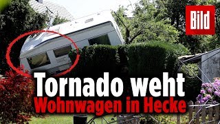 Tornado in NRW Wohnwagen wurde in Gartenhecke geweht – Aufräumen in Viersen [upl. by Hamel159]