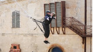 Philippe Etchebest propulsé dans les airs pour le Turbo Basket  Fort Boyard du 16 juillet 2022 [upl. by Nerty]