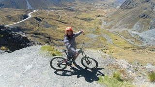 Recorriendo la carretera más peligrosa del mundo  Ruta de la Muerte  Bolivia [upl. by Turne]