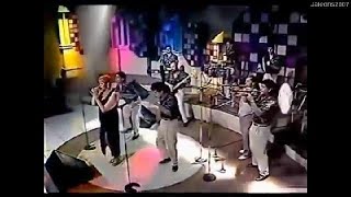 Que bello versión original en cumbia  Sonora Tropicana De Medellín Colombia canta Benetia1992 [upl. by Shira422]