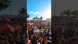 Es MEJOR disfrutar el carnaval en el CENTRO que en PLAYAS de RIO DE JANEIRO doslocosdeviaje [upl. by Elleinaj]