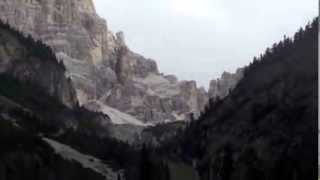 Lago Lagazuoi Rifugio Scotoni Capanna Alpina [upl. by Grondin]