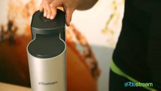 SodaStream  Comment utiliser l appareil Crystal SodaStream [upl. by Ahsiyt720]