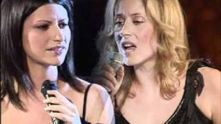 Lara Fabian et Laura Pausini  La solitudine Dolce Italia 22082002 HQ [upl. by Hootman]