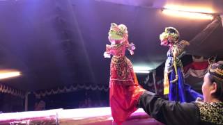 Wayang Golek Irfan Wawan Dede Amung S Duet dalang Ade Manan  Perang Tanding [upl. by Elleda]