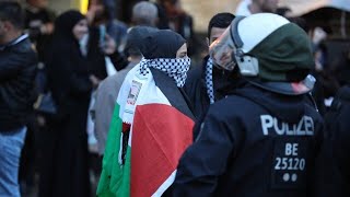 Ausschreitungen bei propalästinensischen Demos in Berlin [upl. by Miculek]