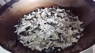 Street Food Recipes  Fried Seaweed  炸紫菜 [upl. by Yetnom648]