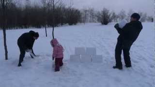 как построить снежную крепость  how to build a snowcastle [upl. by Esilahc844]