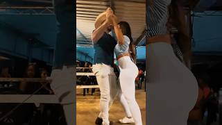 FAZENDO A POEIRA SUBIR COM MEU AMOR Bailando forró dança piseiro [upl. by Pros]