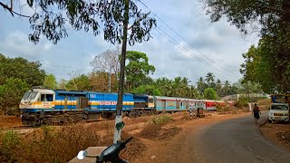 Diesel Days  22653 Thiruvananthapuram  H Nizamuddin Superfast  Ernakulam WDP4D  KumtaKA  KR🚂 [upl. by Higgs213]