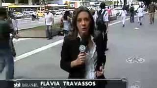 Grupo usou lÃ¢mpadas para agredir jovem na Paulista  Exclusivo  SBT BRASIL  18112010 [upl. by Katleen]