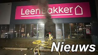 Brandweer rukt uit voor zeer grote brand in woonwinkel [upl. by Hengel336]