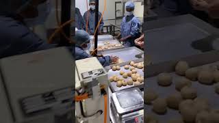 Paratha kaise banta hai making shortvideo [upl. by Marlowe272]