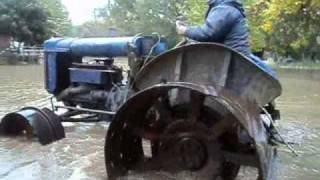 fordson major e27n en la inundacion [upl. by Jobey]