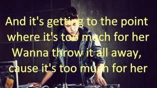 Justin Bieber  She Dont Like The Lights with Lyrics [upl. by Charmine]