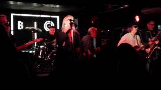 The Blockheads  Hold up  Live The Cavern  Liverpool 2016  RIP Derek Hussey [upl. by Bevis]