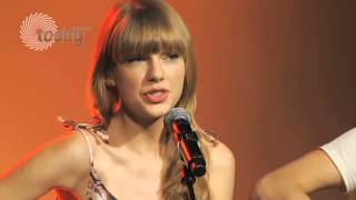 Taylor Swift I Knew You Were Trouble Live Acoustic [upl. by Elleahcim]