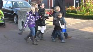 Sinterklaas vind mijter terug in Oosterwolde Gelderland [upl. by Nnyladnarb863]