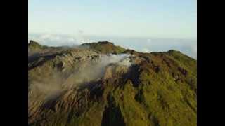 Tomographie par muons de la Soufrière de Guadeloupe [upl. by Enyledam]