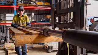 Repairing The Lift Cylinders on a Komatsu Forklift [upl. by Romo]