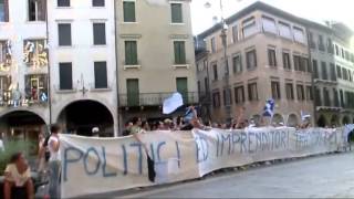 Protesta ultras Treviso in Piazza dei Signori 5082013 [upl. by Ahsinid]