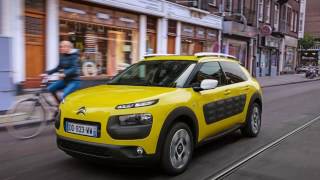 REVIEW 2017 Citroen C4 Cactus diesel [upl. by Ennoitna]