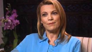 Vanna White signs a new contract with Wheel of Fortune [upl. by Oivaf]