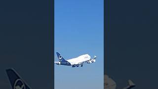 Stunning Lufthansa B747400 taking off at IAH iah planespotting 2024 [upl. by Agnesse]