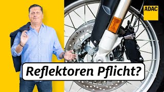 MotorradReflektoren Pflicht oder nicht  ADAC  Recht Logisch [upl. by Dowzall69]