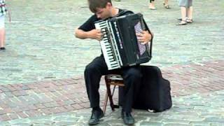 Street artist playing Vivaldi on accordion [upl. by Brackely]