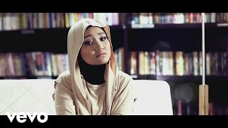 Fatin  Aku Memilih Setia Video Clip [upl. by Ailssa]