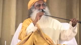 Iluminarea prin controlul mintii altora Sadhguru [upl. by Nonnahsal]