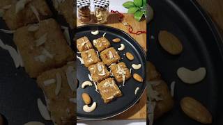 नारळाची वडी Naralachi Vadi Coconut Barfi shorts naralipurnimarakshabandhan viralshortfeedsweet [upl. by Yttak]