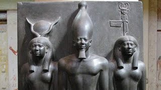 La trinità Triade di Micerino la dea Hathor e la dea della regione 17 Al Museo Egizio del Cairo [upl. by Ferdy631]