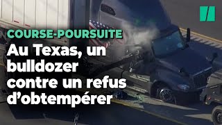 La police du Texas a recours à un bulldozer pour faire sortir un conducteur qui refuse d’obtempérer [upl. by Cima]